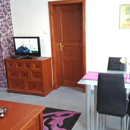 Lenz - 52-02 Apartment